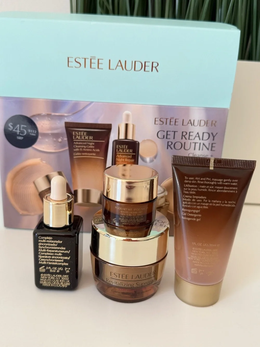 Estee Lauder Skincare Set in Aqua, Brown & Gold - Picture 2 of 3